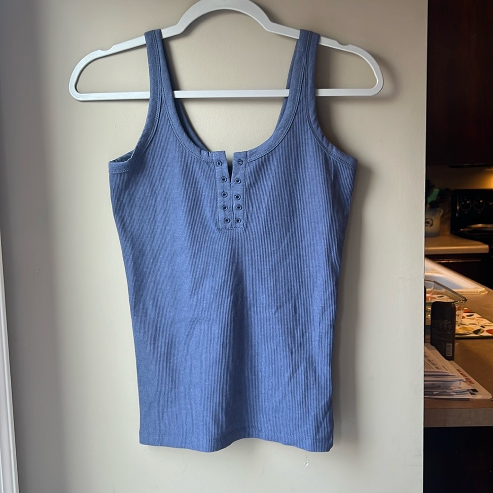 Eyelet Tank